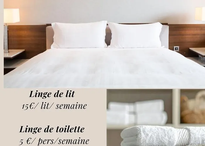 Les Goellettes : Vue Et Piscine