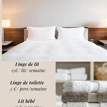Les Goellettes : Vue Et Piscine